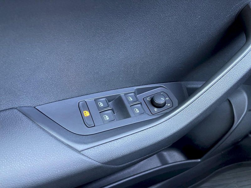 Škoda Karoq (2024) 2.0 TSI 140kW SportLine DSG 4x - fotka 21 z 35