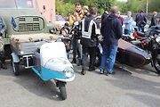 O letošní sraz majitelů aut a motorek do roku výroby 1990 byl i díky počasí velký zájem, cílem tradiční vyjížďky byla tentokrát Javořice, nejvyšší bod Vysočiny.