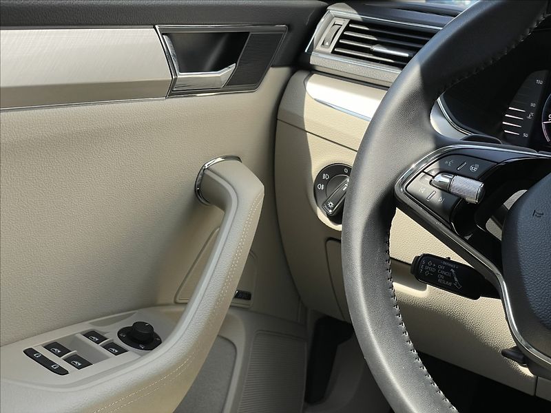 Škoda Superb 2,0 TSI 4x4 Combi L&K WEBA - fotka 13 z 24