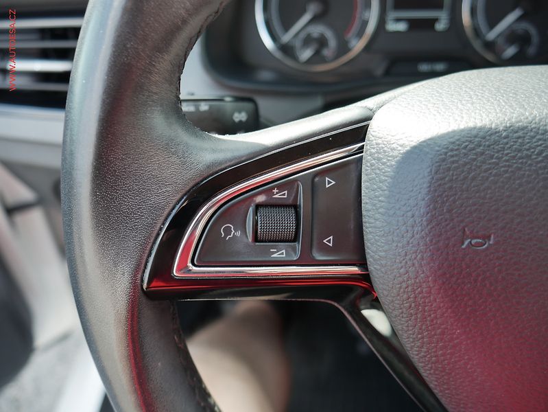 Škoda Scala (2019) 1.0 TSi, ČR, Ambition - fotka 12 z 22