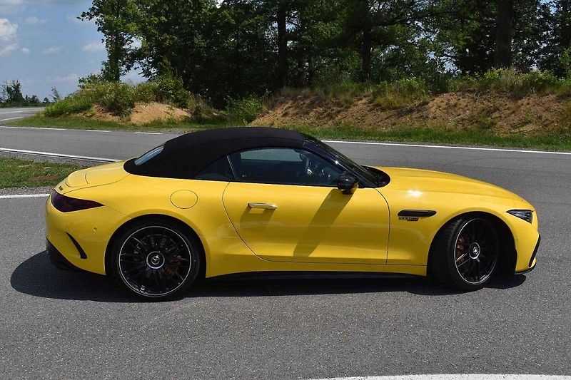 AMG SL je dnes poměrně univerzálním autem