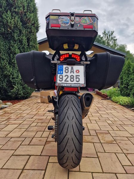 Ducati Hyperstrada 821 (2014) - fotka 10 z 17