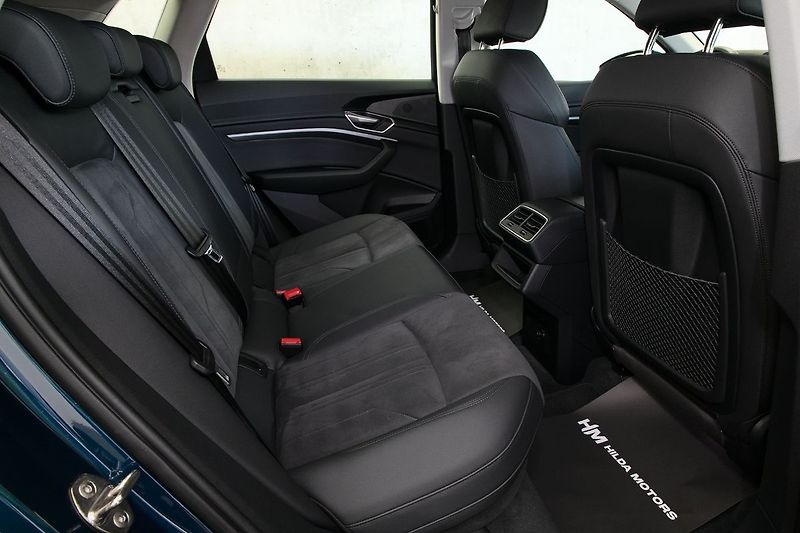 Audi e-tron 55 300kW Kessy ACC HUD ZÁRUKA - fotka 14 z 37