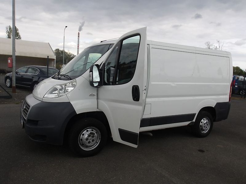 Peugeot Boxer 2,2JTD 1.MAJ.! NAJ.122000km !! - fotka 14 z 31