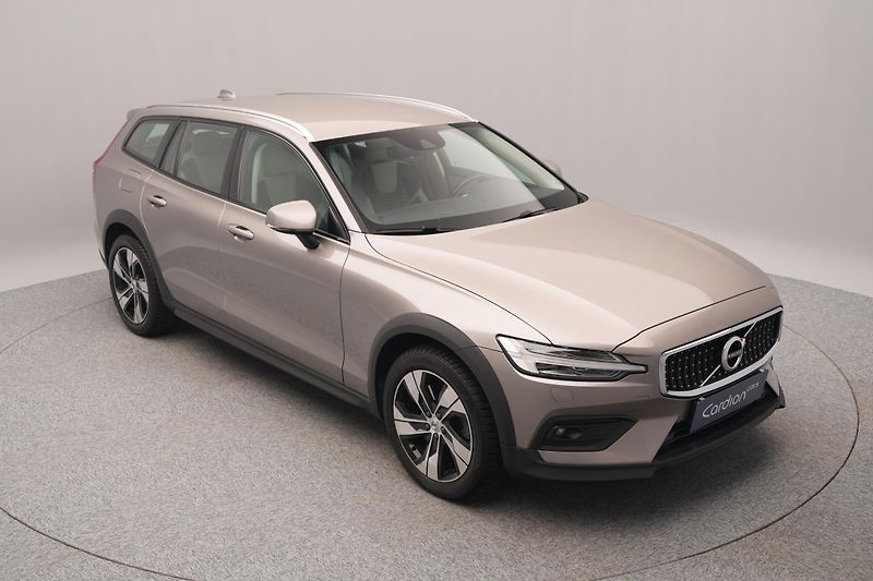 Volvo V60 CC D4 AWD MOMENTUM POLESTAR  - fotka 13 z 40
