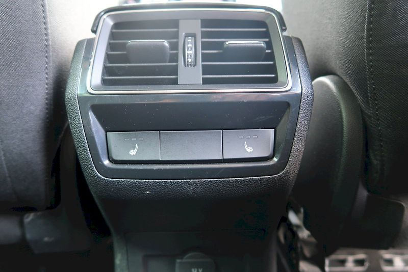 Škoda Karoq (2025) Top Selection 1.5 TSI 110 kW - fotka 26 z 28