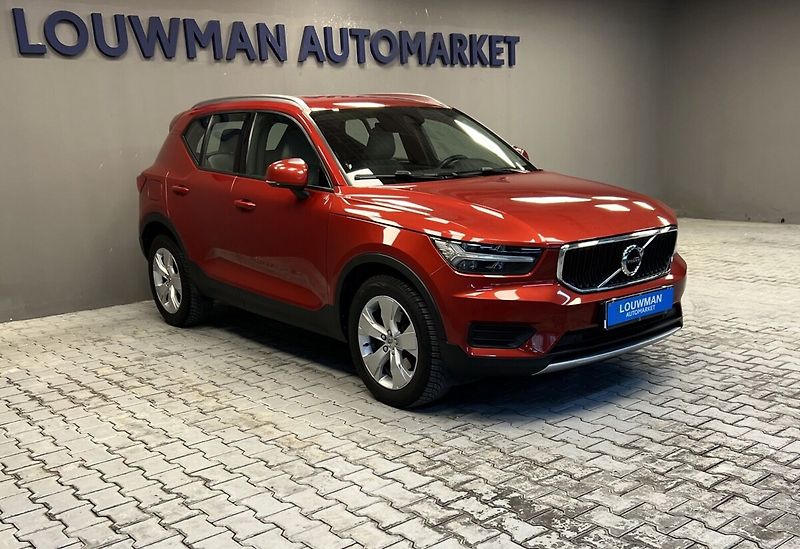 Volvo XC40 D3 AT AWD Momentum - fotka 15 z 18