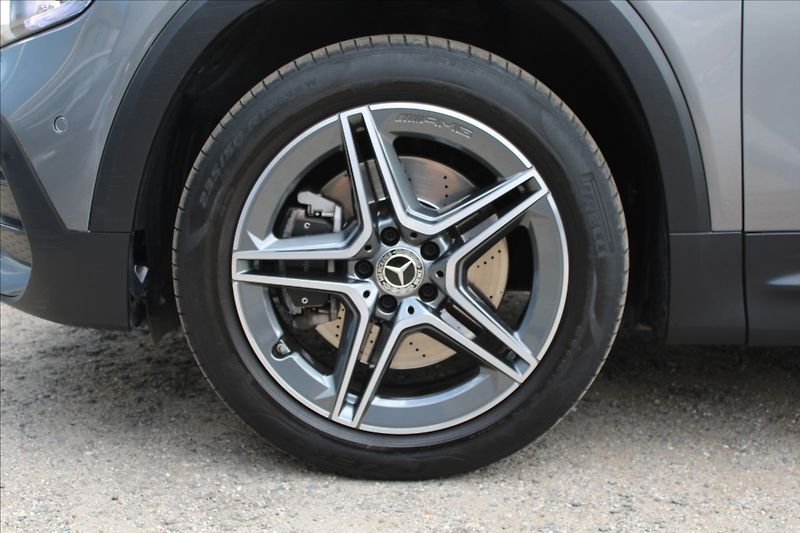 Mercedes-Benz GLB 2,0 220D  ČR,4MATIC,A/T,AMG - fotka 38 z 39