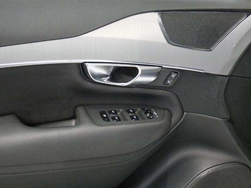 Volvo XC90 - fotka 12 z 27