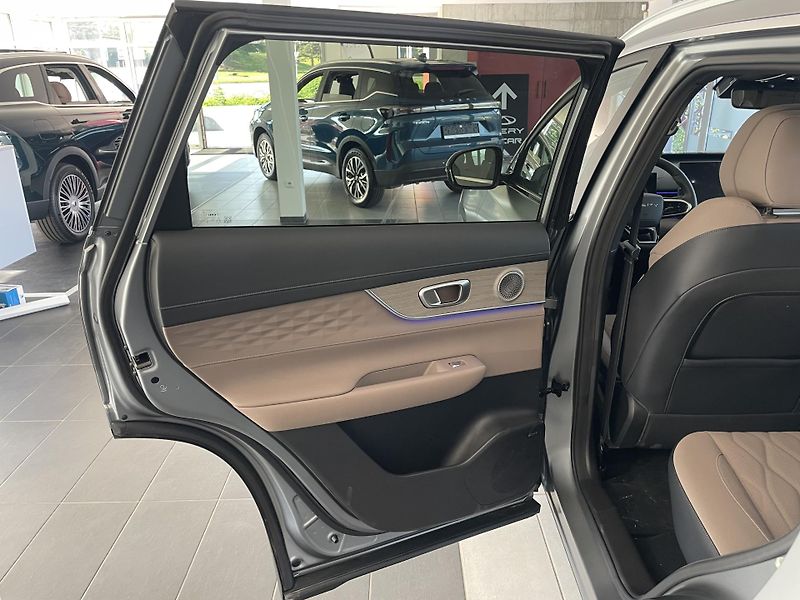 Chery Tiggo 8 PHEV (2026) 1,5T Unique FWD - fotka 12 z 52