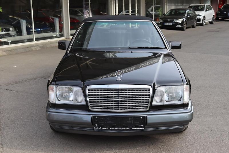 Mercedes-Benz 124 E320 CABRIO 162kW - fotka 2 z 50