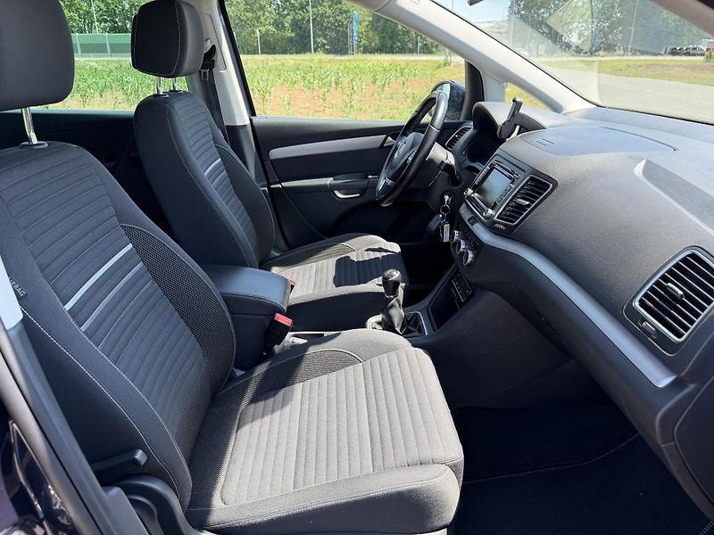 Volkswagen Sharan 2.0 TDI KAMERA TAŽNÉ ROZVODY - fotka 36 z 55