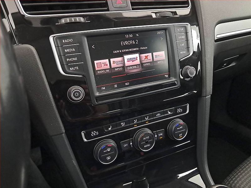 Volkswagen Golf (2015) 1.6 TDI, Serv.kniha, Tempomat - fotka 12 z 18