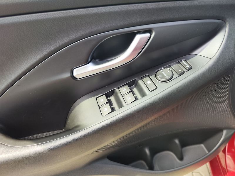 Hyundai i30 1.5 T-GDI/117kW N-Line DCT - fotka 29 z 32