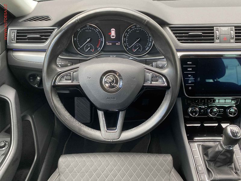Škoda Superb (2019) 2.0 TDi, Style, bixen, navi - fotka 11 z 19