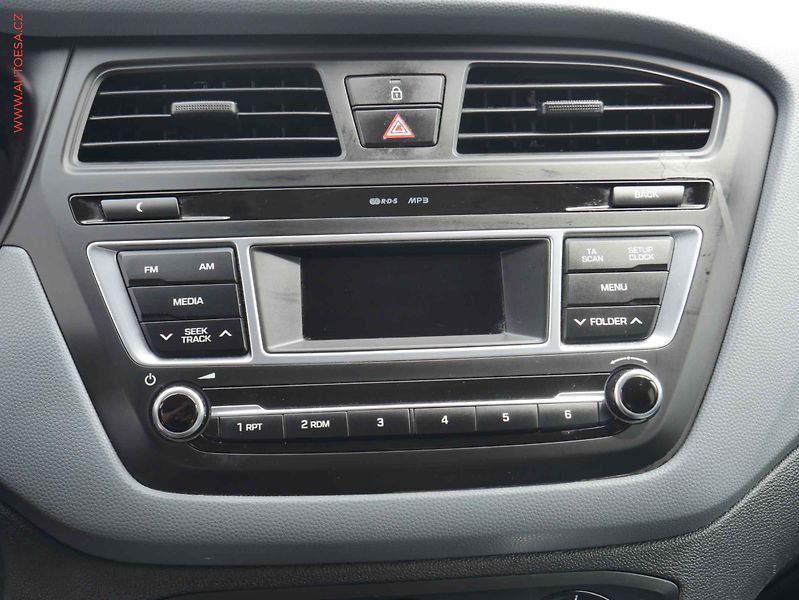 Hyundai i20 (2017) 1.3i, ČR, AC - fotka 11 z 16