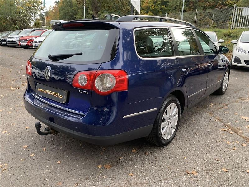 Volkswagen Passat 2,0 TDI DSG - fotka 8 z 18