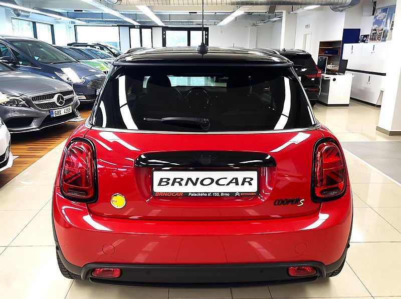 Mini Cooper SE, 135 kW, CHILLI RED, ČR - fotka 5 z 29