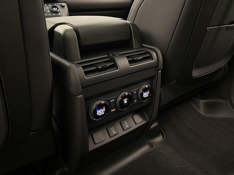 Land Rover Defender (2026) OCTA P635 AWD AUT - fotka 60 z 79