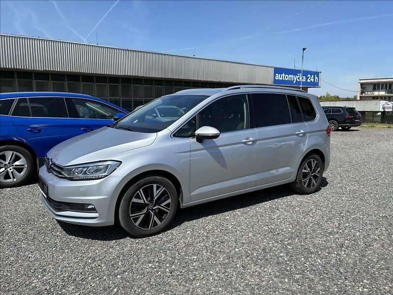 Volkswagen Touran 2,0 7 MÍST,TAŽNÉ,LED - fotografie inzerátu