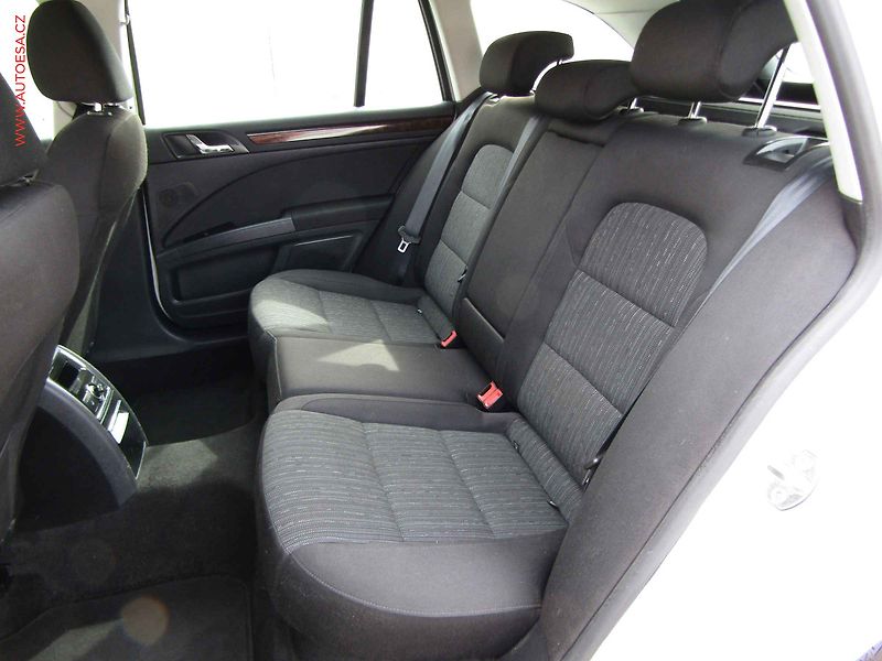 Škoda Superb (2014) 2.0 TDi 4x4, ČR, Elegance - fotka 10 z 21