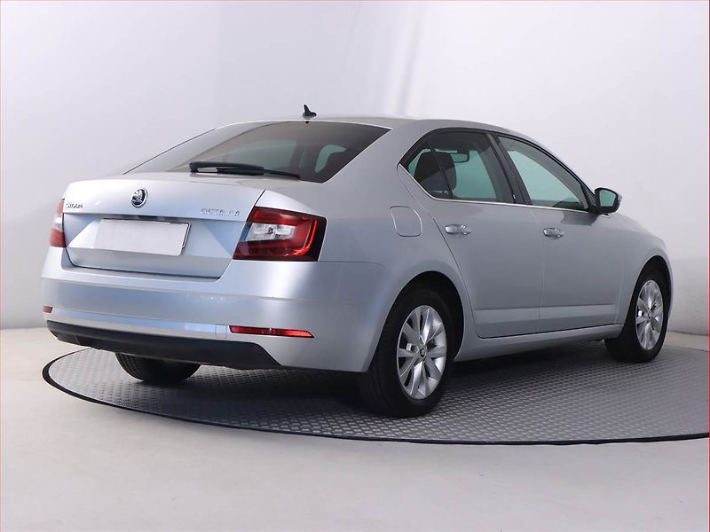Škoda Octavia (2017) Style 1.6 TDI, Tempomat - fotka 5 z 19