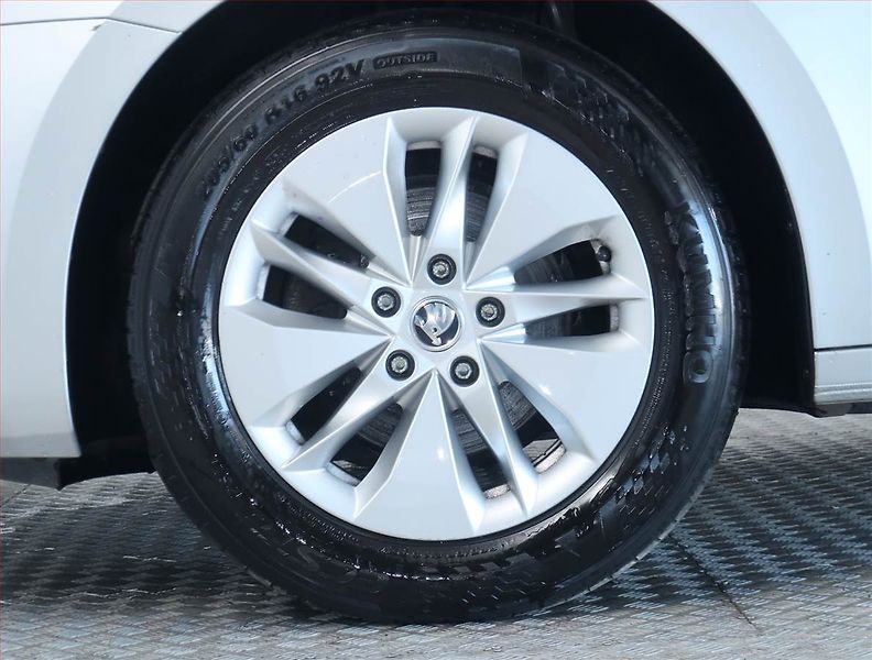 Škoda Octavia (2023) Ambition 2.0 TDI, ČR,1.maj - fotka 14 z 18