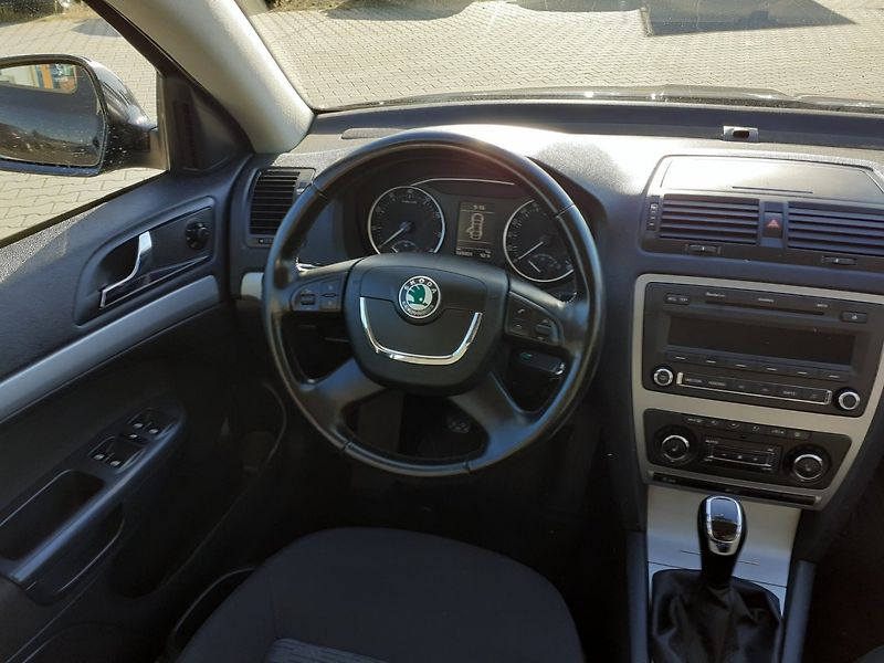 Škoda Octavia (2012) KOMBI 1.4 TSI - fotka 8 z 38