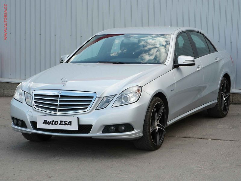 Mercedes-Benz Třídy E (2010) 1.8, AT, LED - fotka 3 z 22