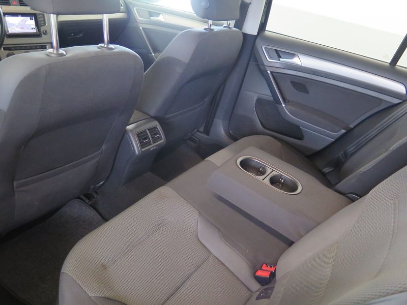 Volkswagen Golf (2014) 1.4TSI,klima,navi,senzory,tažn - fotka 16 z 26