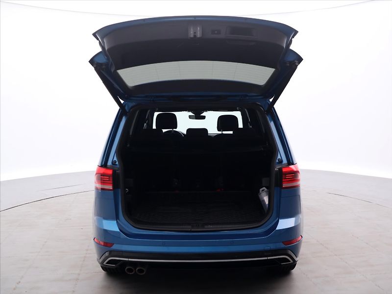Volkswagen Touran 2,0 TDI 110kW R-Line DSG CZ - fotka 9 z 38