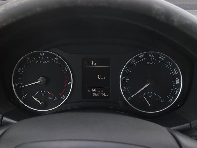 Škoda Octavia (2011) Ambition 1.4 TSI, Serv.kniha - fotka 11 z 13