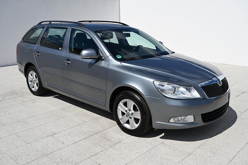 Škoda Octavia 2.0TDI 103KW 9/2012 Rezervace - fotka 3 z 43