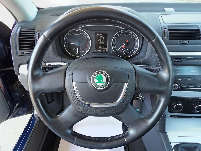 Škoda Octavia 1.6TDI Ambition Serviska - fotka 10 z 35