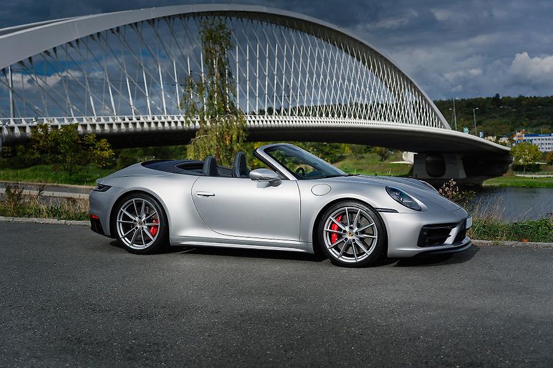 Porsche 911 (2023) - fotka 2 z 18