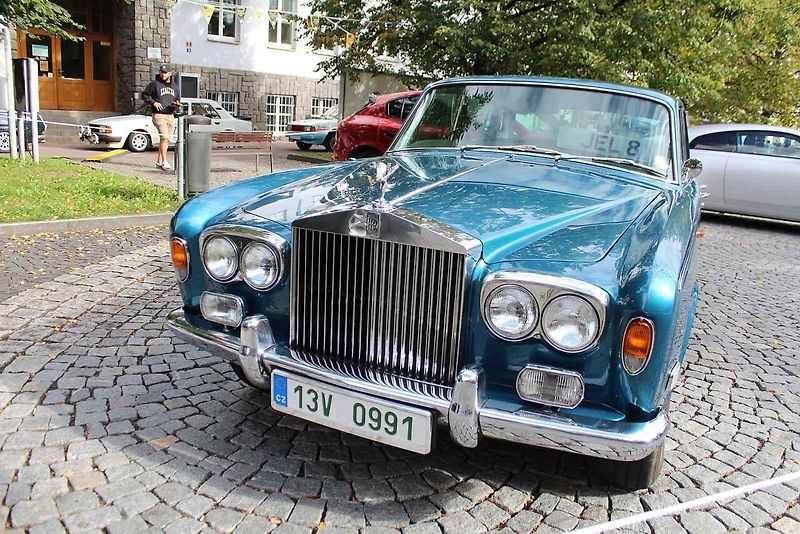 V severočeském Litvínově se uskutečnil premiérový Autofest. Na snímku je luxusní Porsche 911 Spirit.