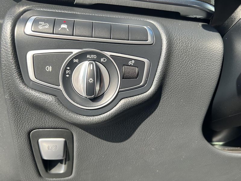 Mercedes-Benz Třídy V (2017) V250d*4Matic*7míst*Servis* - fotka 13 z 34