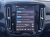 Volvo XC40 B4 FWD ULTRA // REZERVACE  - náhled 32