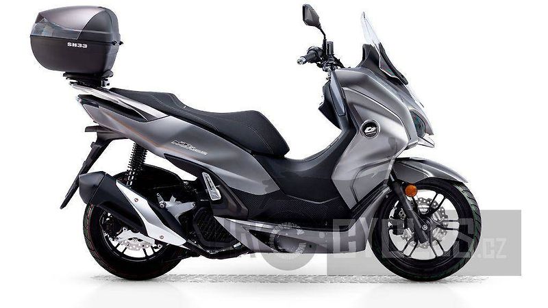 QJ Motor (2026) MTX 125 Hybrid + top box - fotka 5 z 20