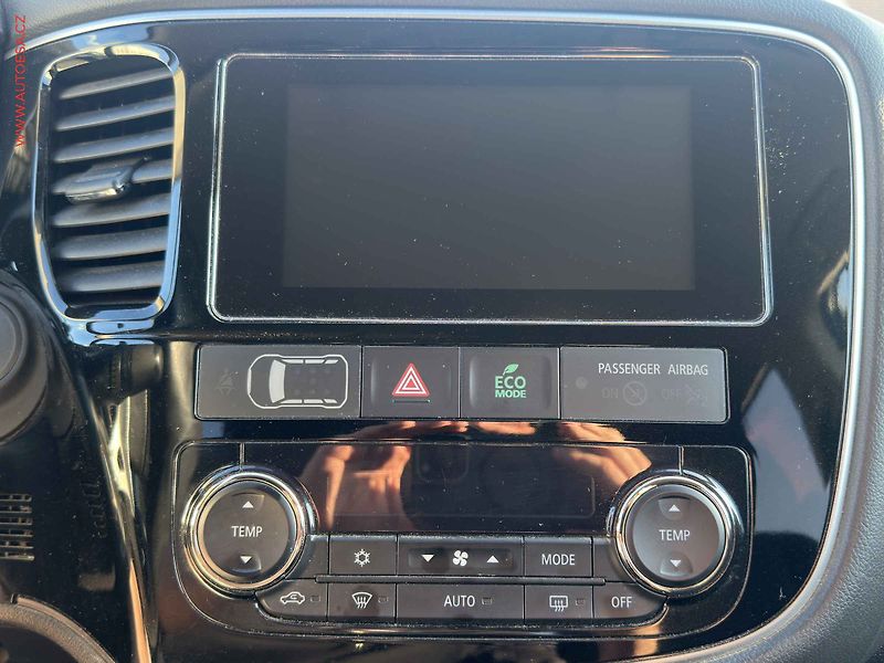 Mitsubishi Outlander (2017) 2.0 MIVEC, Edition, AT, TZ - fotka 13 z 20