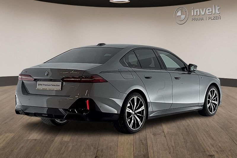 BMW Řada 5 řady 5 | 520d xDrive - fotka 3 z 24