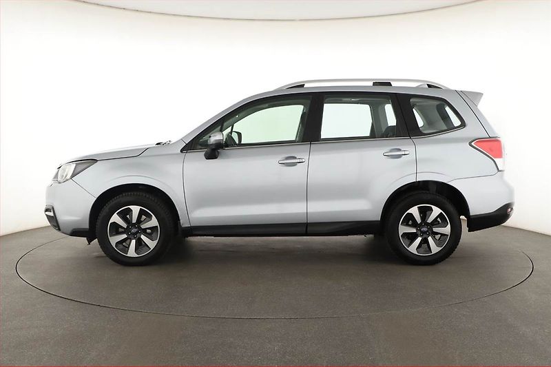 Subaru Forester (2016) 2.0 d, 4X4, Bi-Xenony - fotka 3 z 20