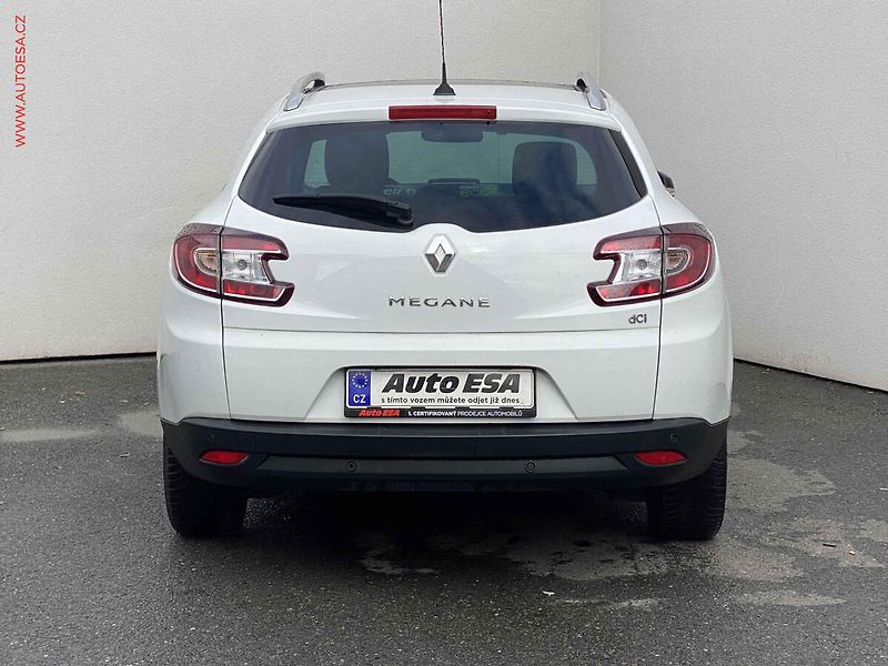 Renault Mégane (2014) 1.5 dCi, BOSE Edition, panor - fotka 5 z 19
