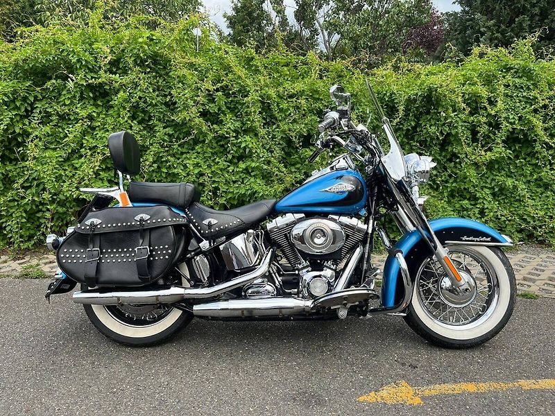 Harley-Davidson FLSTC Heritage Softail Classic (2011) - fotka 2 z 16
