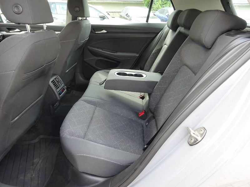 Volkswagen Golf (2021) 1,0TSi /81kW Life - fotka 19 z 28