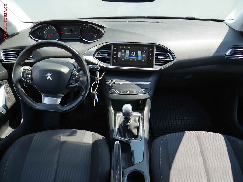 Peugeot 308 (2014) 1.6 HDI, Navi, klima - fotka 8 z 19