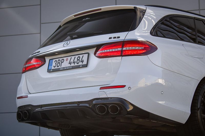 Mercedes-Benz Třídy E (2019) Mercedes-AMG 53 4MATIC+ A/T - fotka 16 z 50