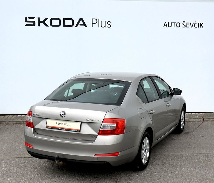 Škoda Octavia (2013) 1.2 TSI 77 kW Active - fotka 2 z 20