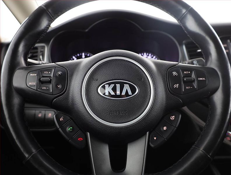 Kia Carens (2018) 1.7 CRDi, 7 míst, Serv.kniha - fotka 8 z 21