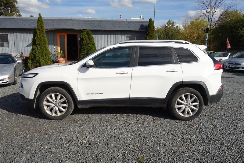 Jeep Cherokee 2,2 M-JET, ČR, LIMITED, 4WD. - fotka 3 z 5